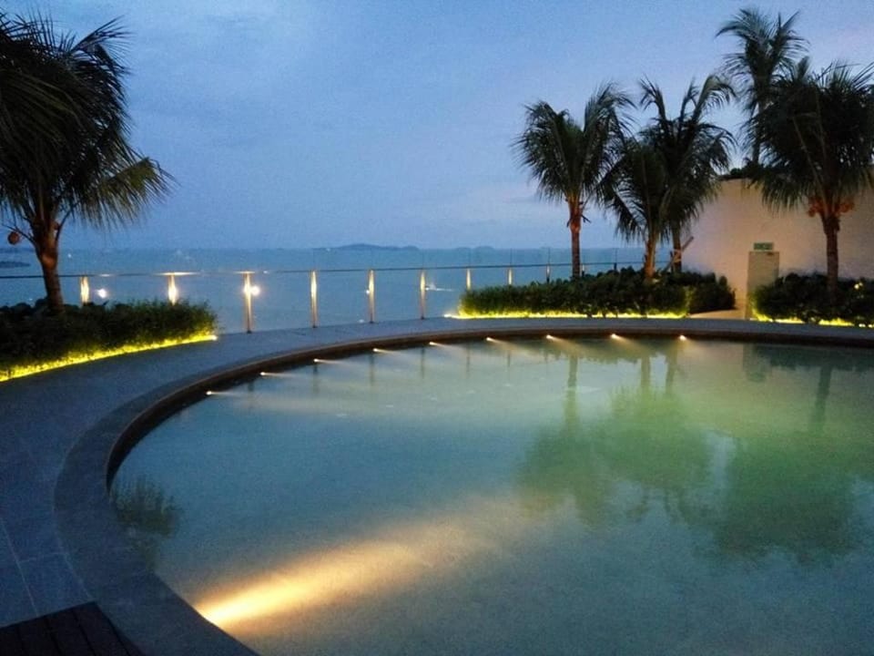 Bleisure Seaview B28 3BR – Netflix / Parking Apartment in Malacca