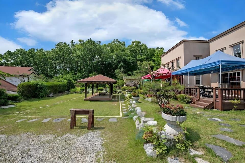 Yongin Donggupark Pension Bed and Breakfast in Gyeonggi-do