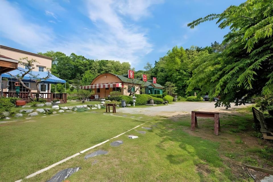 Yongin Donggupark Pension Bed and Breakfast in Gyeonggi-do