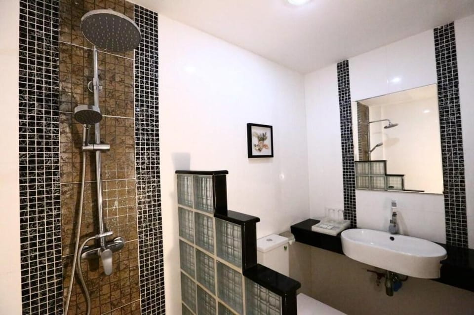 Family Room (1 King size bed and 1 single bed ) Apartment in Pattaya City