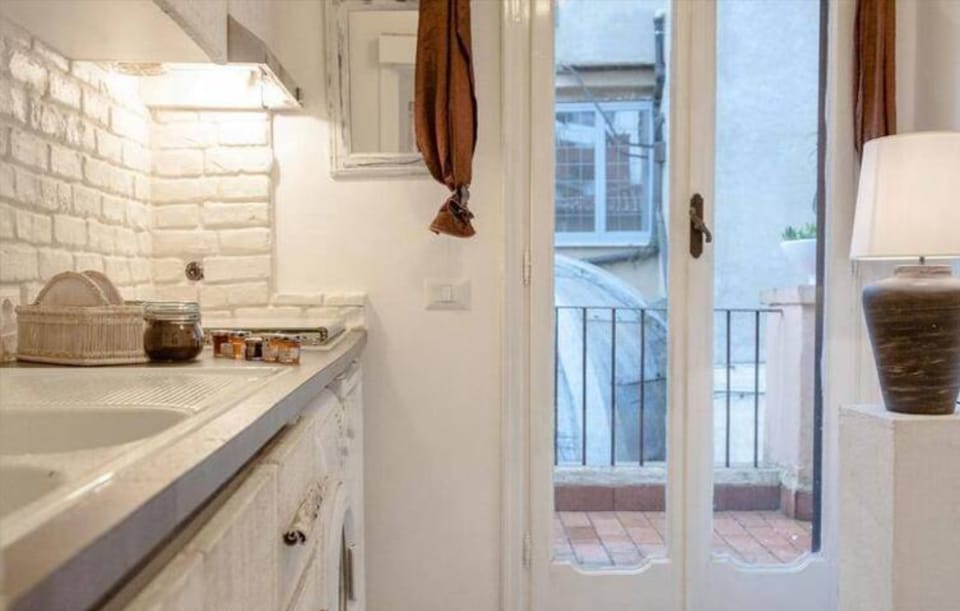Natural Pantheon Terrace Apartment in Rome