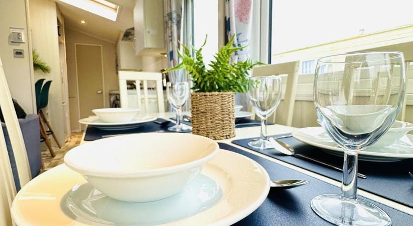 Ocean Breeze Luxury tent in Primrose Valley