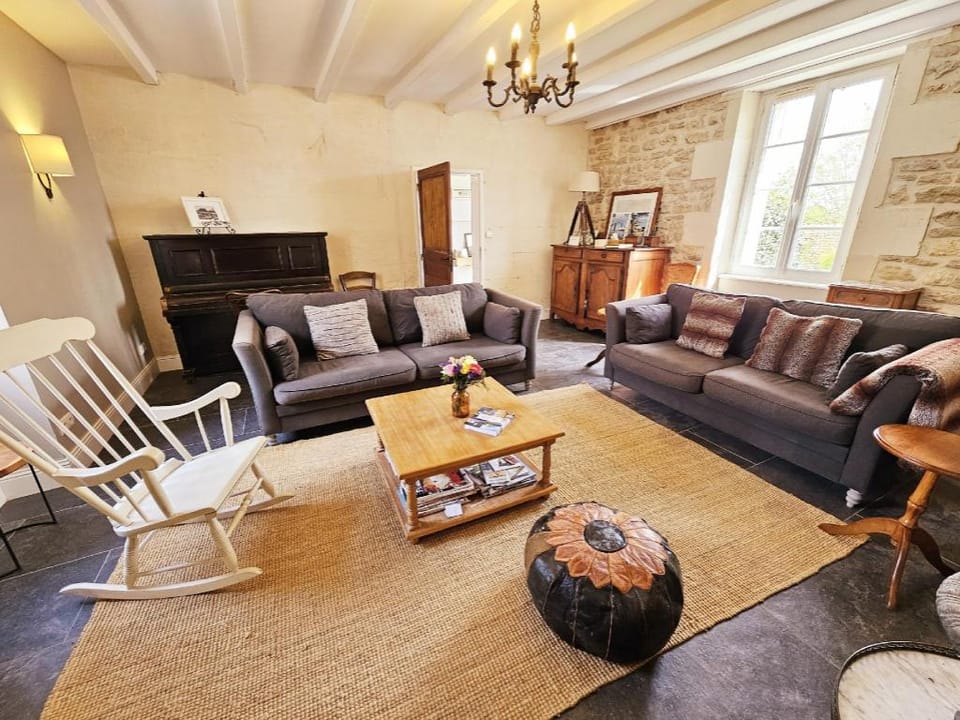 La spacieuse maison des miots Country House in Nouvelle-Aquitaine