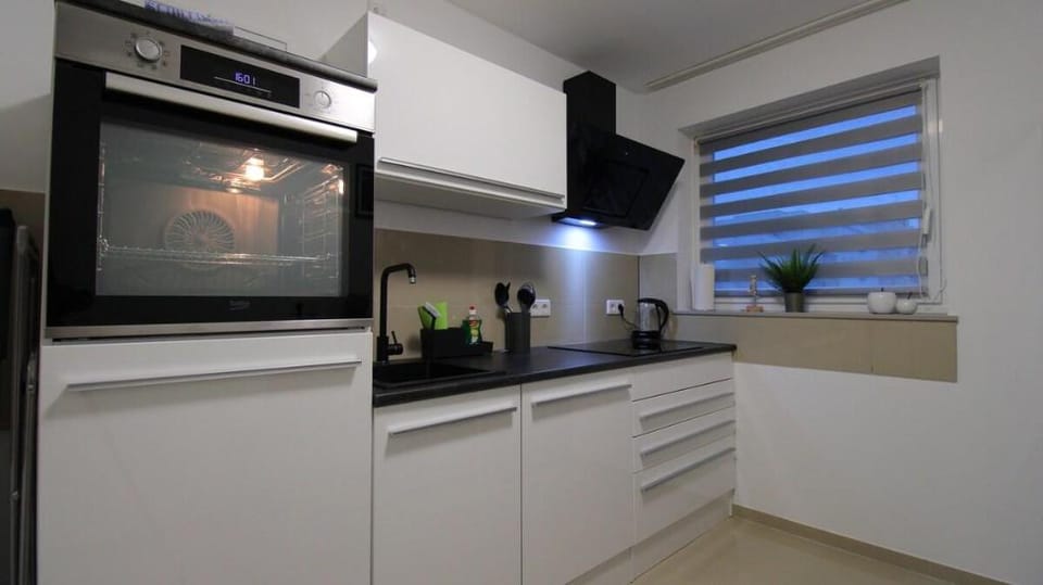 GRAzzOO | 1x Einzel- 2x Doppelzimmer 3x Smart TV Apartment in Wolfsburg