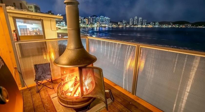Busan Zio club caravan park Bed and Breakfast in Busan