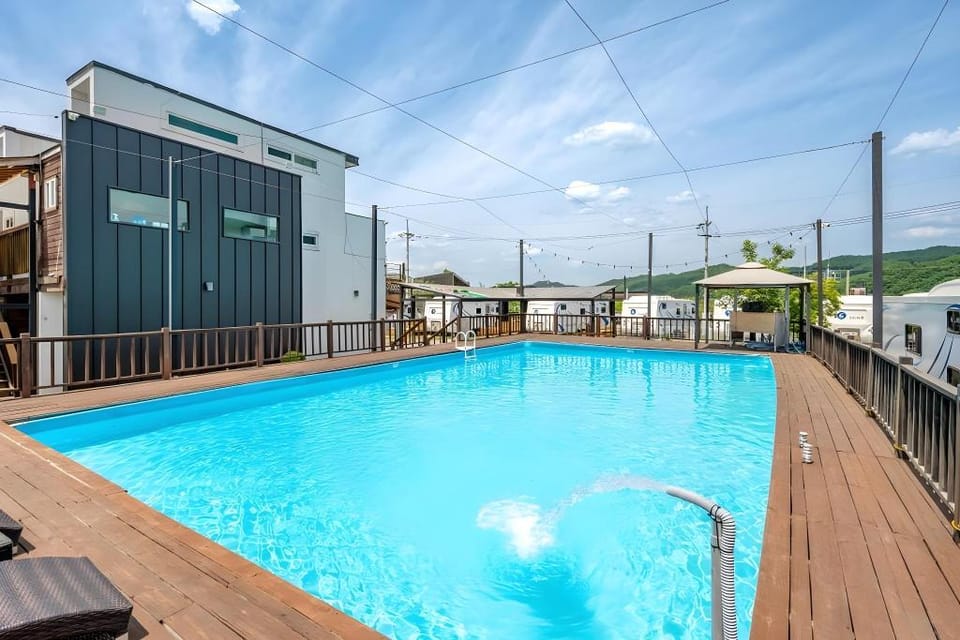 Olden Caravan n Pension (Pet friendly) Bed and Breakfast in Gyeonggi-do