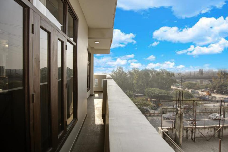 SONESTA LUXURY APARTMENT Apartment in Noida