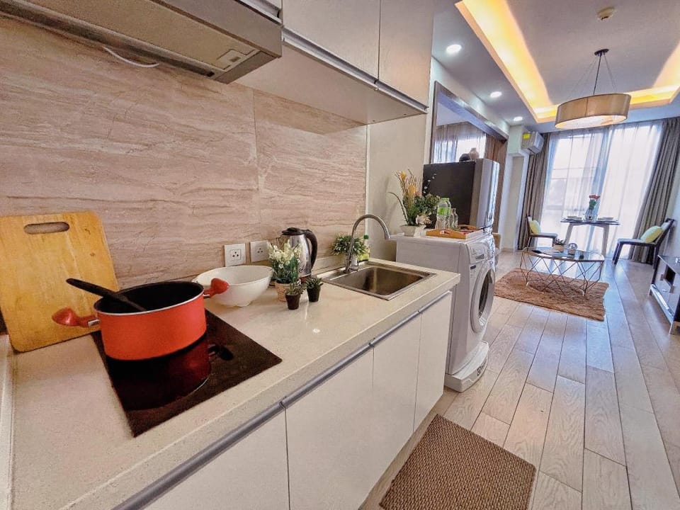 Cozy Room/balcony/Pool/MAYA/Nimman Rd./Parking lot Apartment in Chiang Mai