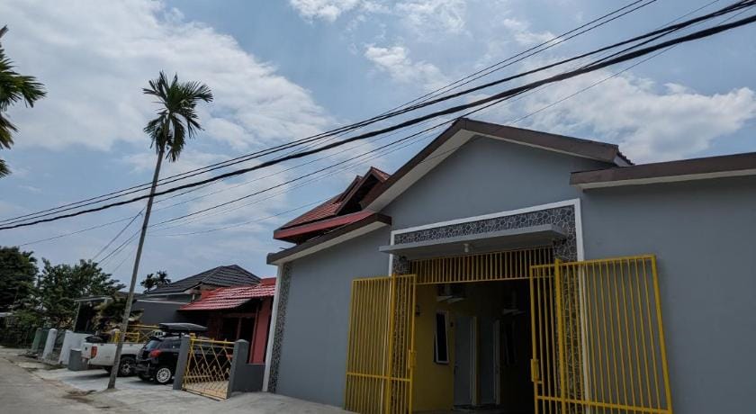 Bertamu Guest House Syariah Hotel in Padang
