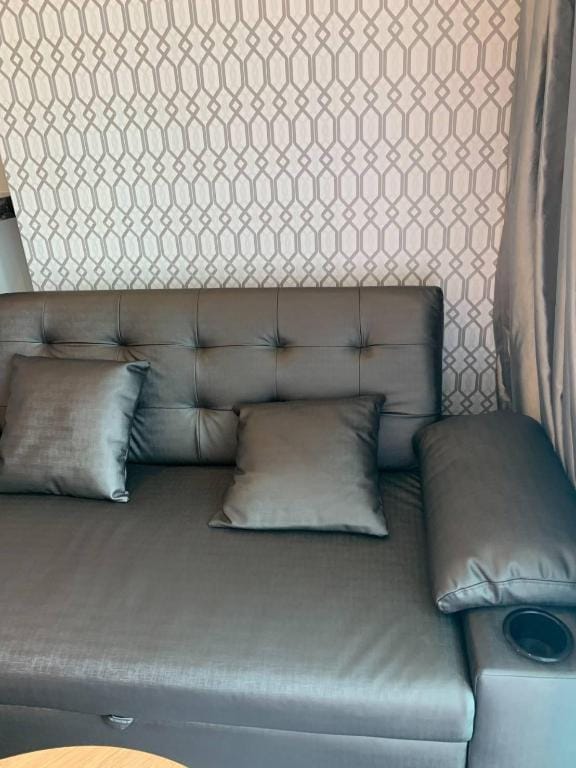 Jomtien Beach Luxury Apartment / Newly Renovated / Ideal for Vacation / Long-term Rent Apartment in Pattaya City