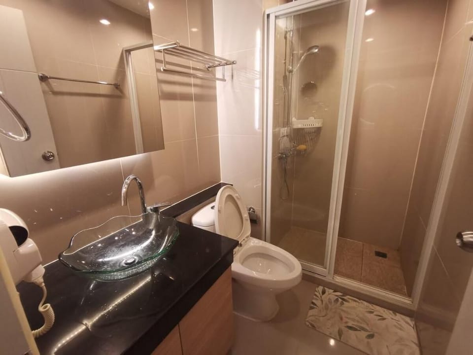 Pattaya, Thailand，高级公寓，楼层好视野佳，精装修，配套齐全 Apartment in Pattaya City