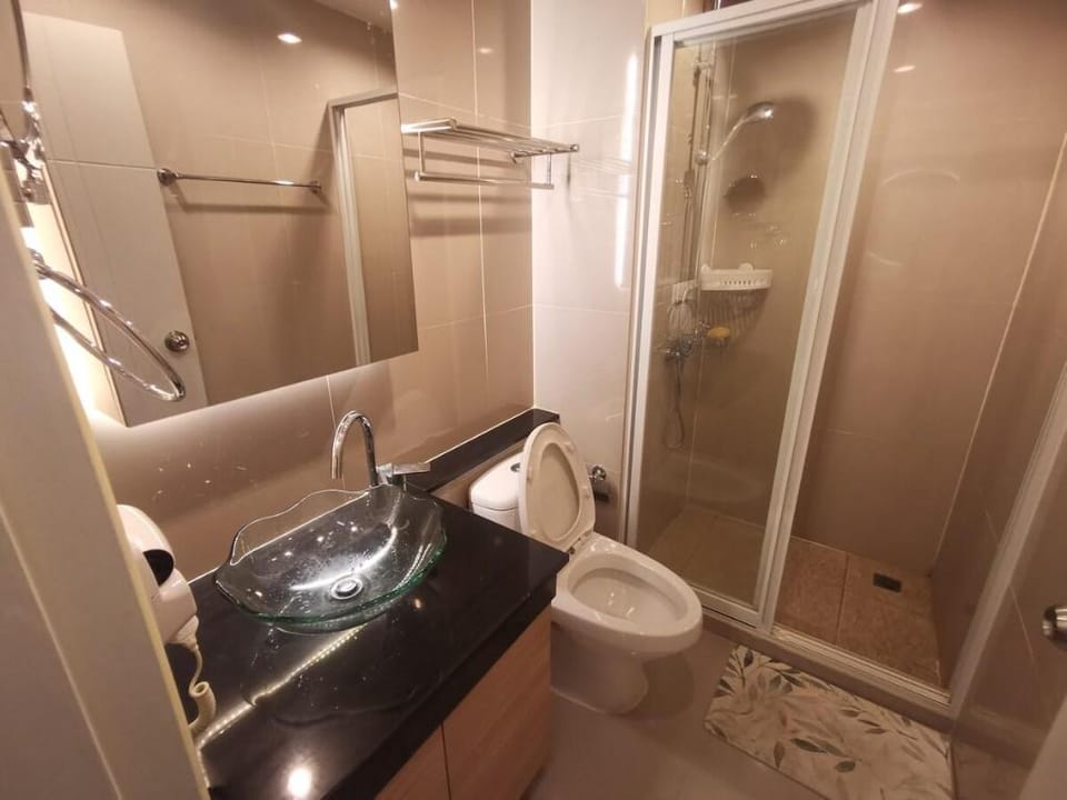 Pattaya, Thailand，高级公寓，楼层好视野佳，精装修，配套齐全 Apartment in Pattaya City