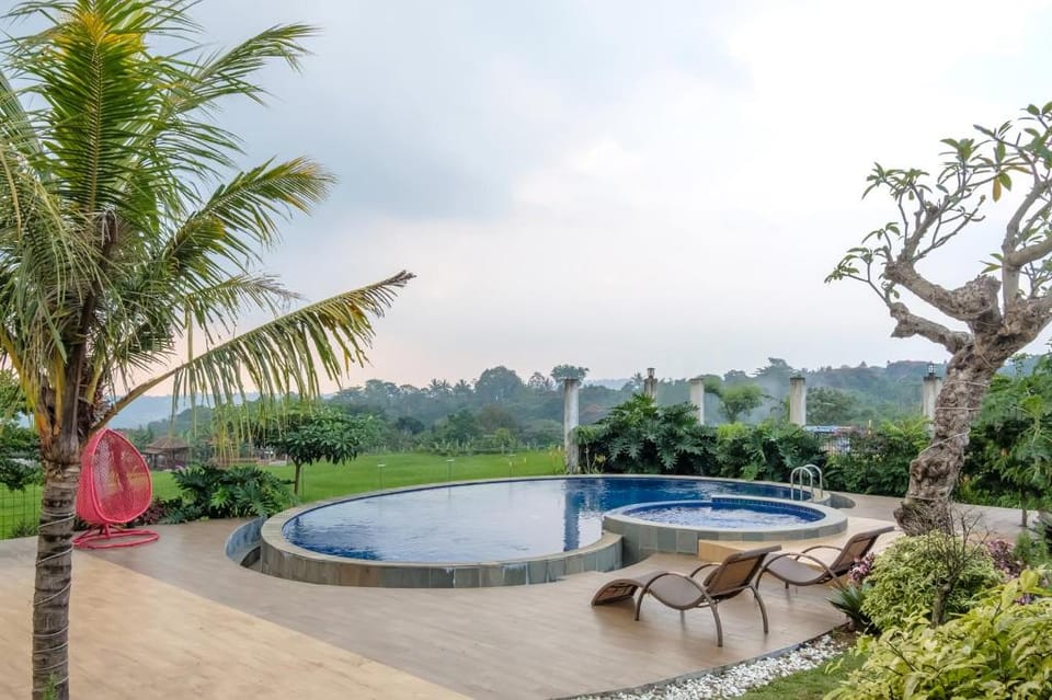 TwoSpaces Living at deRos Resort & Cafe, Bogor Hotel in West Java