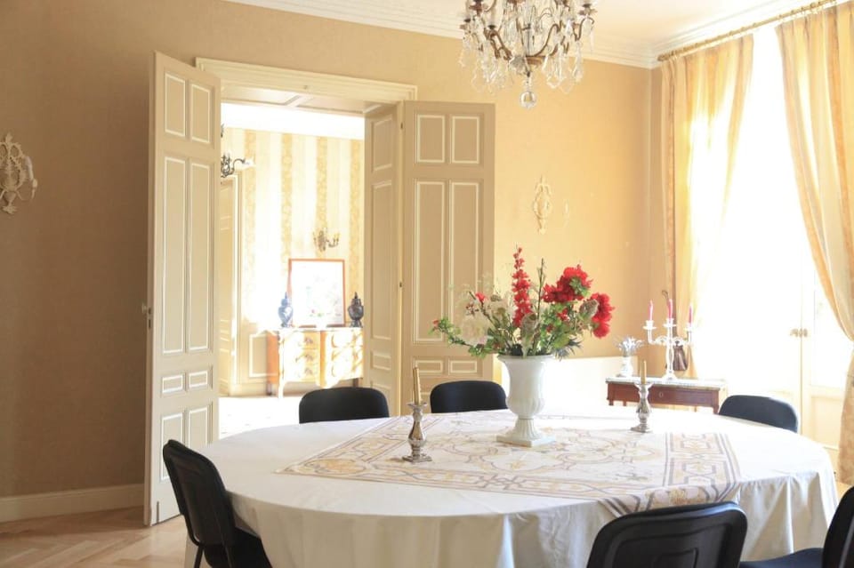 Château senailhac Hotel in Nouvelle-Aquitaine