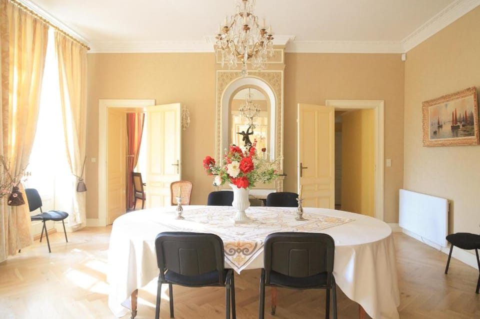 Château senailhac Hotel in Nouvelle-Aquitaine