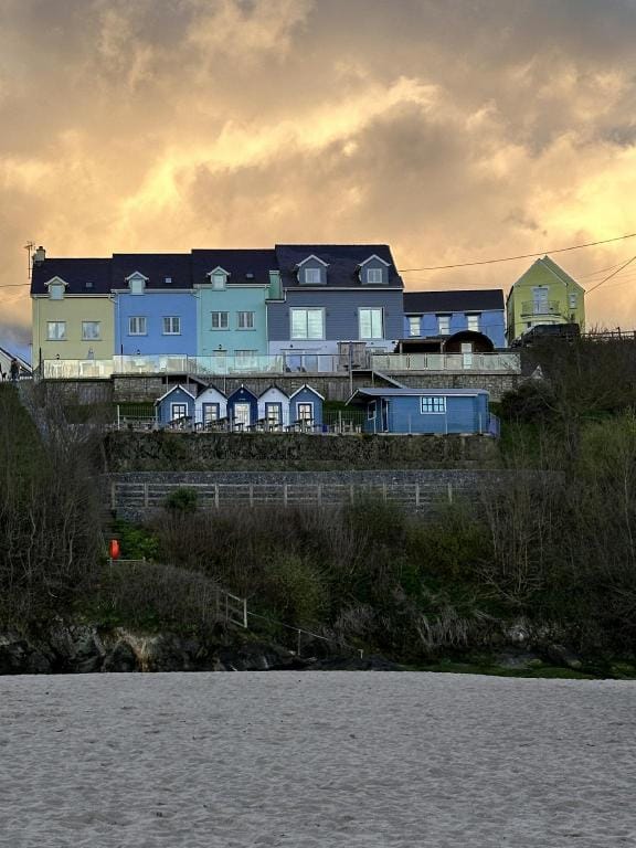 Swn Y Mor  (Sound of the Sea)  by Aberporth Beach Holidays Apartment in Wales
