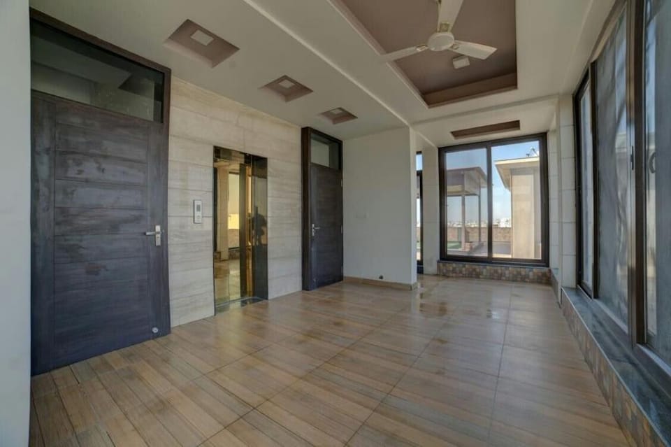 Krishan Kunj Vacation Home- Luxurious 8 rooms Apartment in Jaipur