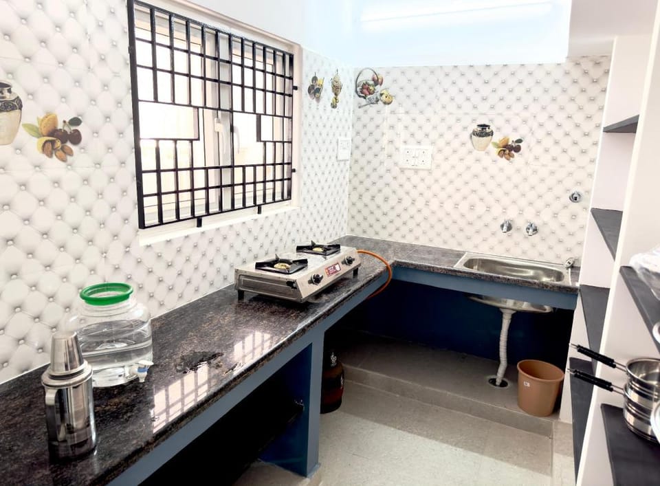 Sishya Hotels & Service Apartment Thoraipakkam, Chennai OMR, IT Expressway Apartment in Chennai