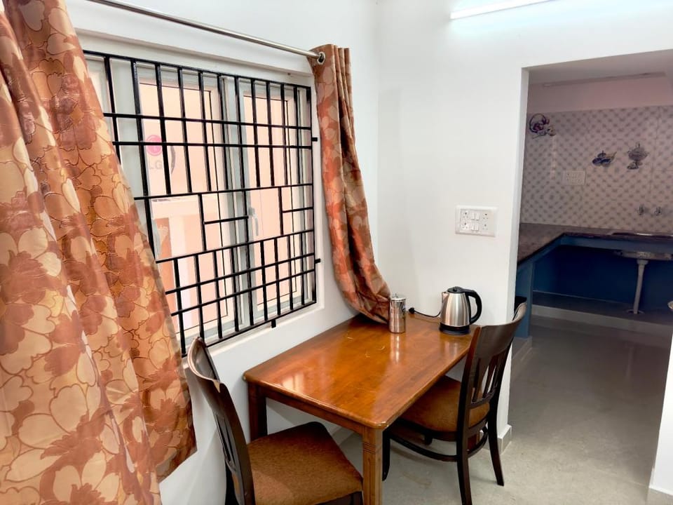 Sishya Hotels & Service Apartment Thoraipakkam, Chennai OMR, IT Expressway Apartment in Chennai