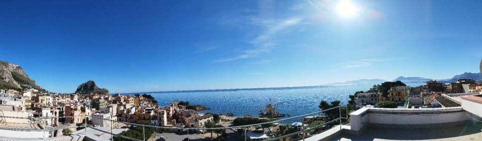 Le Finestre Sul Mare Apartment in Sicily