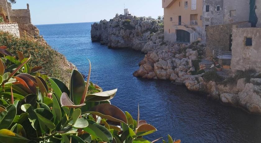 Le Finestre Sul Mare Apartment in Sicily