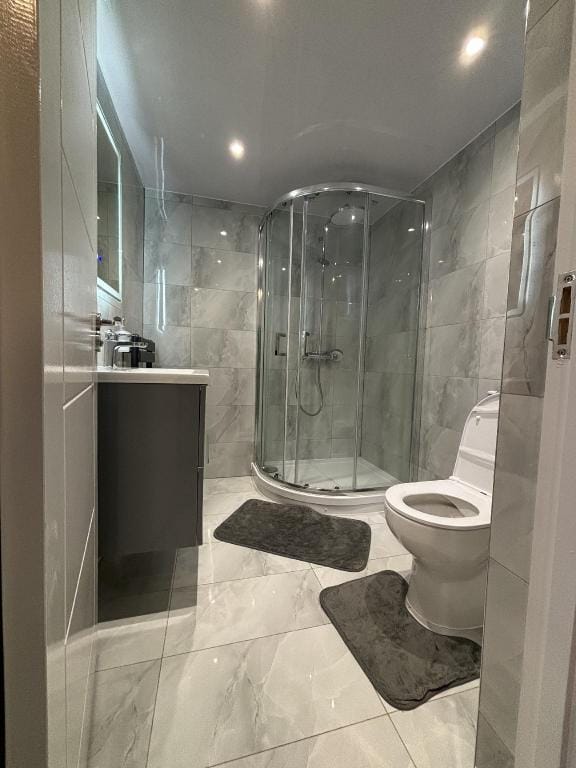 Exquisite 2 Bedroom Independent Property & Parking Apartment in Wycombe District