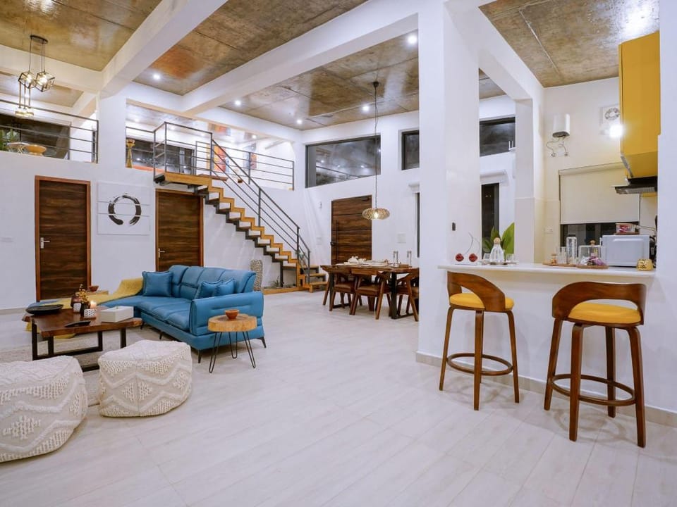 LaRiSa X Mountains & Martini Villa Villa in Uttarakhand