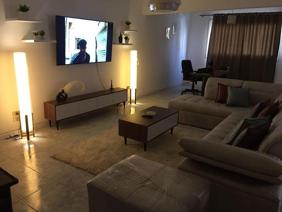 Cozy House, Nasr City, Airport Apartment in Cairo Governorate