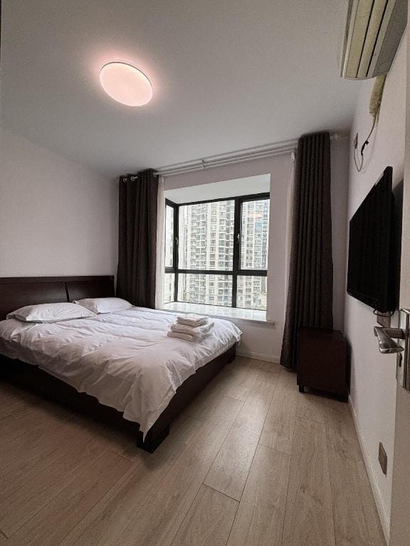 THE 上海市静安寺附近的3卧室大公寓-145平方米|带2个独立浴室 Apartment in Jiangsu