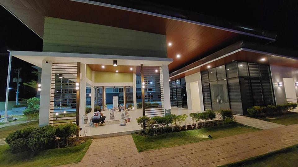 Walk-Up Angel 8 Pad – Plumera Mactan Near Airport Apartment in Lapu-Lapu City