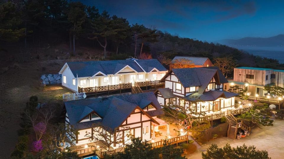 Seokmodo supsokbadapunggyeong pension Bed and Breakfast in Gyeonggi-do