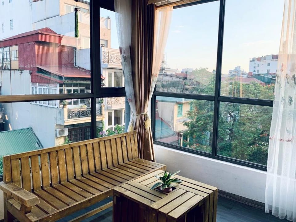 SUNNY 6 PRIVATE BRS/CENTER/ ROOFTOP CITY VIEW  Apartment in Hanoi
