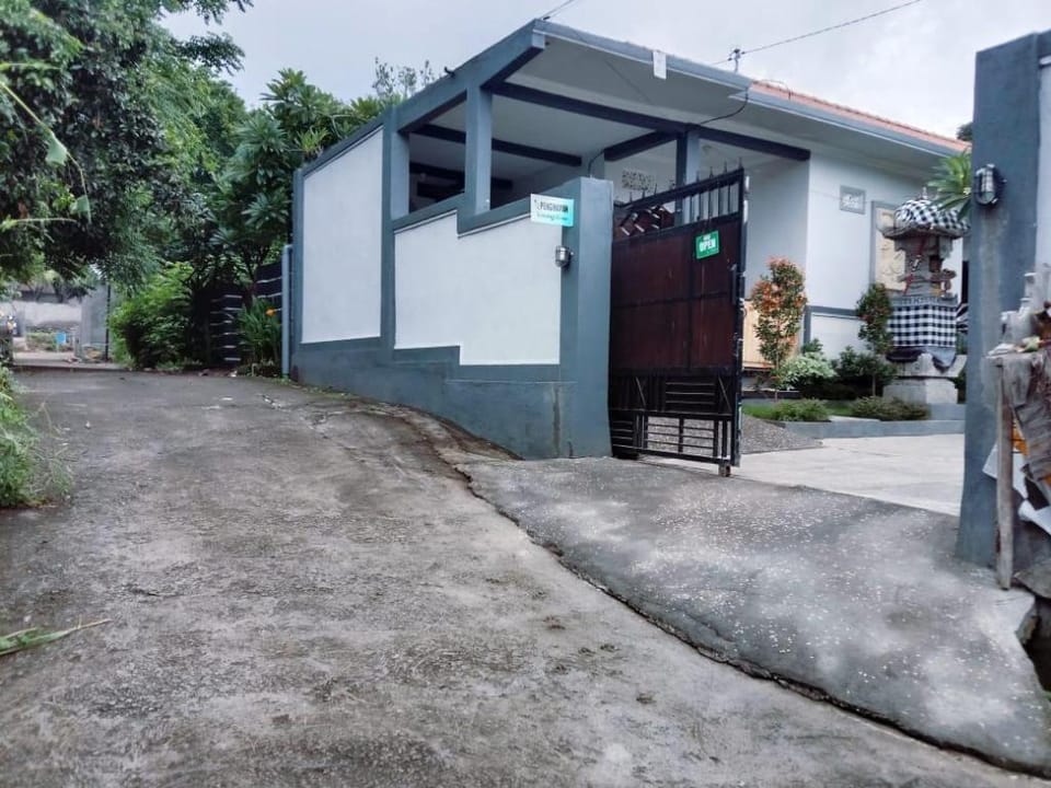 PENGINAPAN TENANG LOVINA Vacation rental in Buleleng