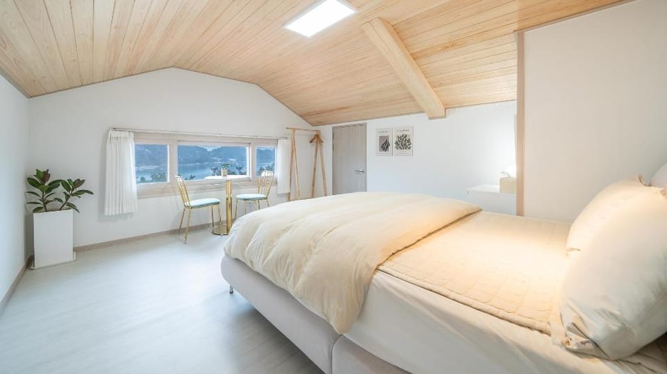 Namhae Eagless Poolvilla Pension Bed and Breakfast in South Korea