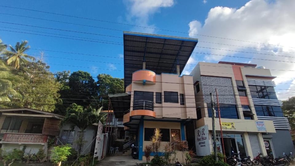 R & R (Rest & Relax) Guesthouse Hotel in Northern Mindanao