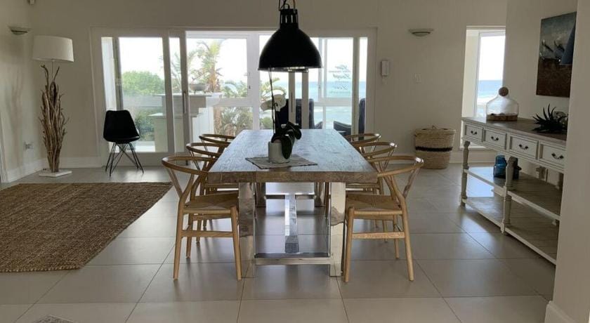 Sunshine Modern Retreat Villa in Port Alfred