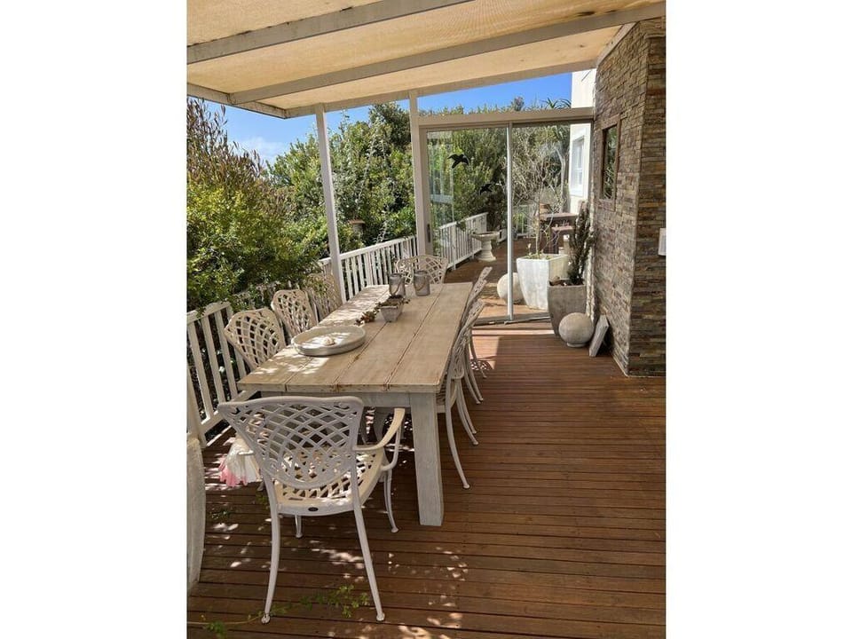 Sunshine Modern Retreat Villa in Port Alfred