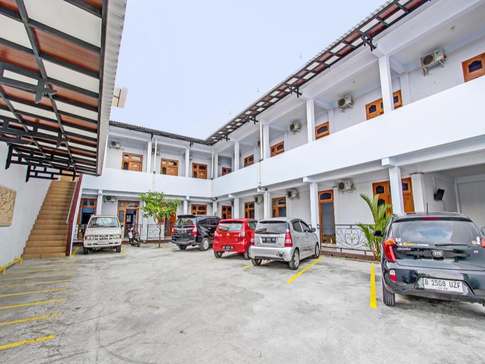 Capital O 92436 Wisma Syariah Nabil Hotel in West Java
