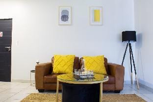 ⭐️Urban-placid-self check-in near Menlyn Maine⭐️ Vacation rental in Pretoria