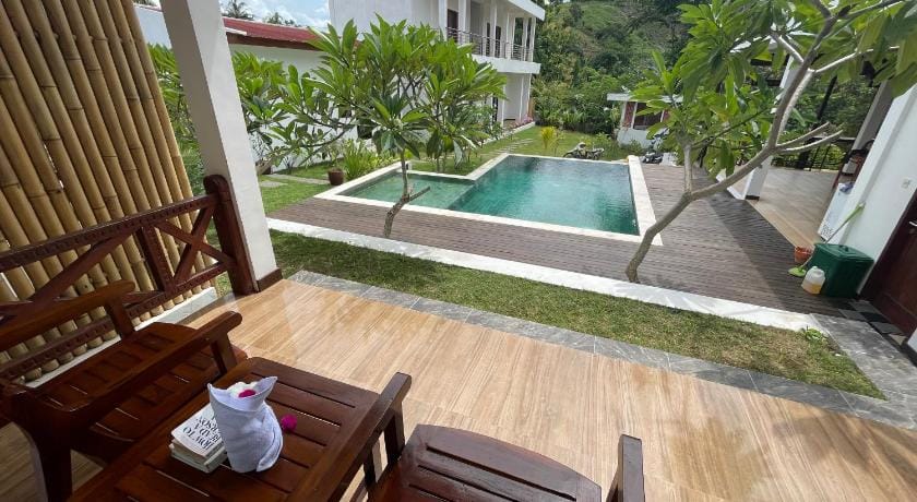 THE LOCAL AREGULING Hotel in Pujut