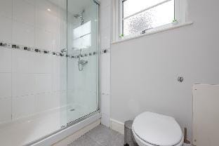 No.6 Pontcanna Walk by SSW, Parking Vacation rental in Cardiff
