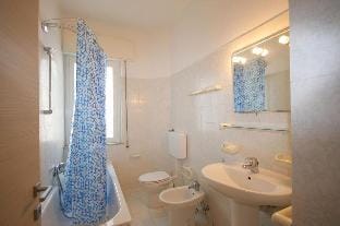 XXV Aprile 2 Int 10 Frontemare 3 Apartment in Liguria