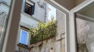 Vico Sedil Capuano 21 Apartment in Naples