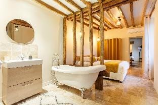 Luxury bergerie Corsica Paris 12P jacuzzi Villa in Île-de-France
