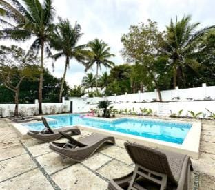 Solstice Suites by Moral Estate (good for 52 pax) Apartment in Tagaytay