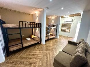 Solstice Suites by Moral Estate (good for 52 pax) Apartment in Tagaytay