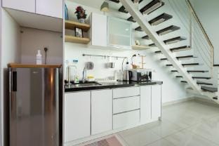 Maritime Seaview Comfy SuitePenang,TVbox,Pool,WiFi Apartment in George Town
