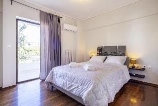Kleio - Spacious apartment in Glyfada Apartment in South Athens