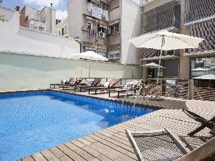 Loft in Barcelona with Terrace and Pool Apartment in Barcelona