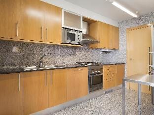 Executive Apartment for Corporate Groups of 6 Apartment in Barcelona